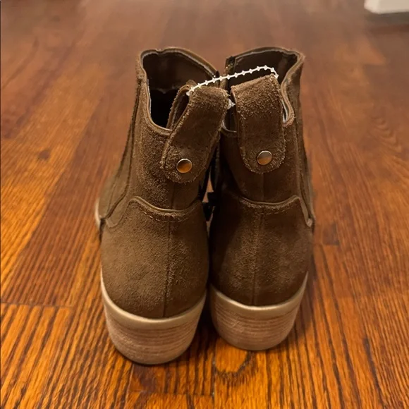 Dolce Vita Brown Booties - Picture 5 of 7